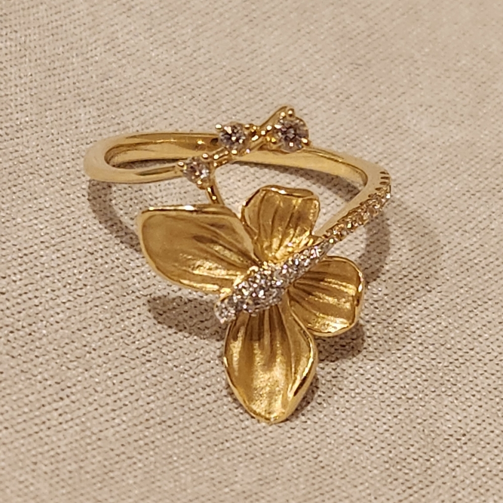 Monarch Butterfly Ring In 18kgold With Diamonds View 6